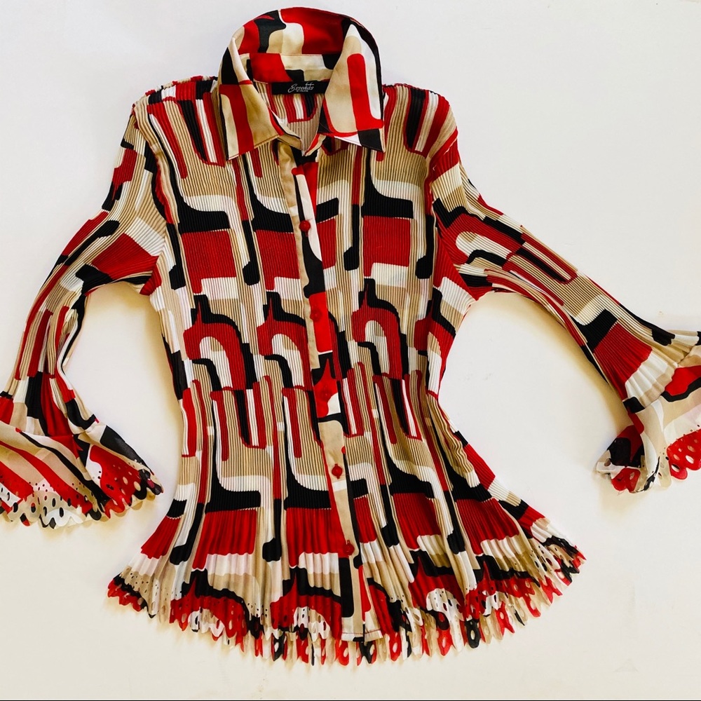 Retro patterned bell sleeve button down blouse